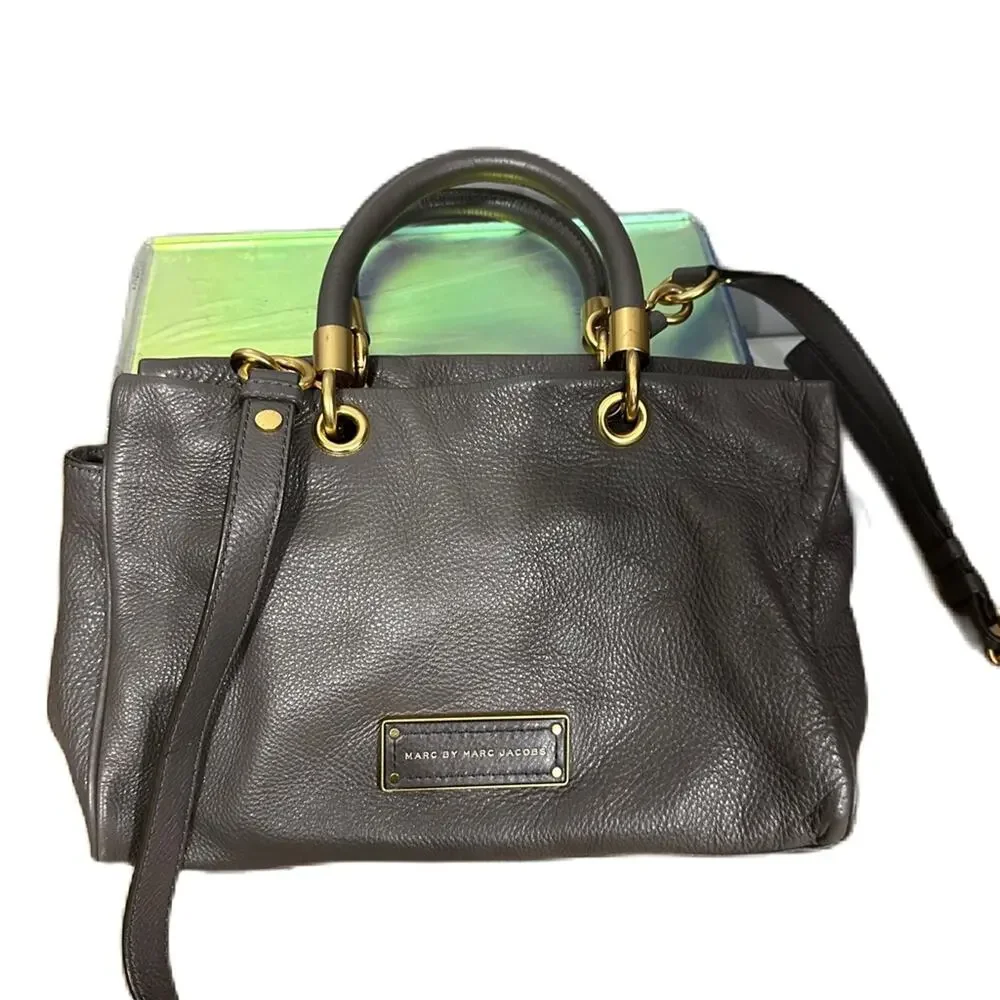 Excellent Marc by Marc Jacobs Too Hot to‎ Handle Shopper Gray Leather Bag